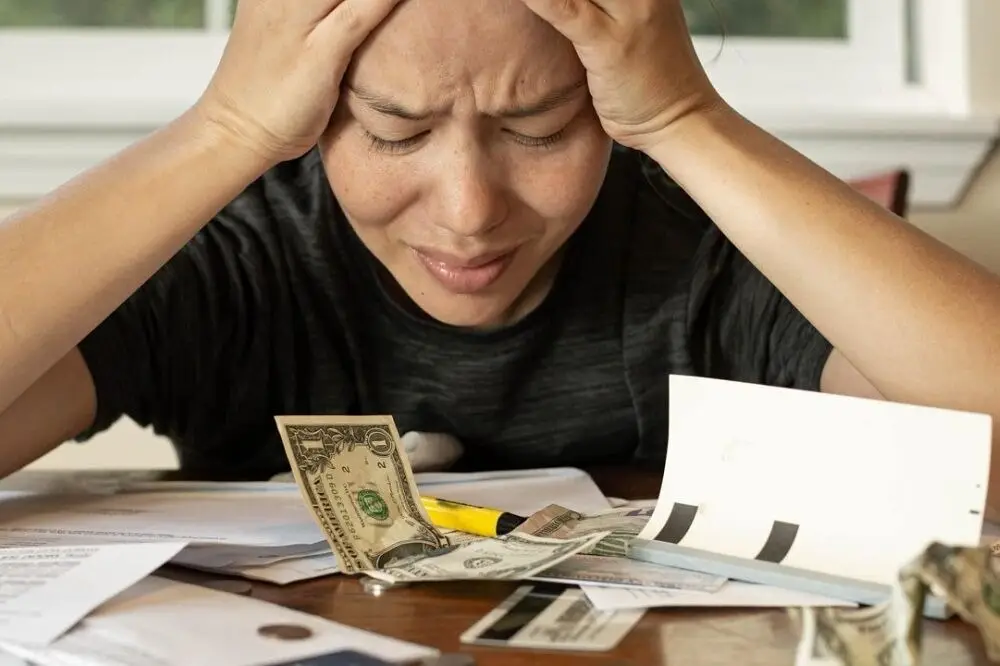 kesalahan mengatur keuangan